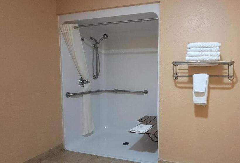 בית מלון כפרי Quality Inn & Suites