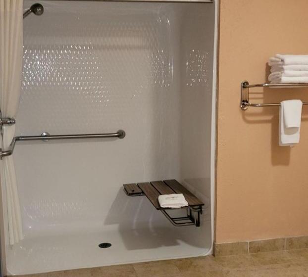 בית מלון כפרי Quality Inn & Suites