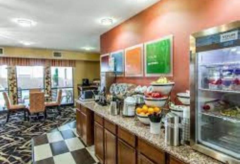 בית מלון כפרי Quality Inn & Suites