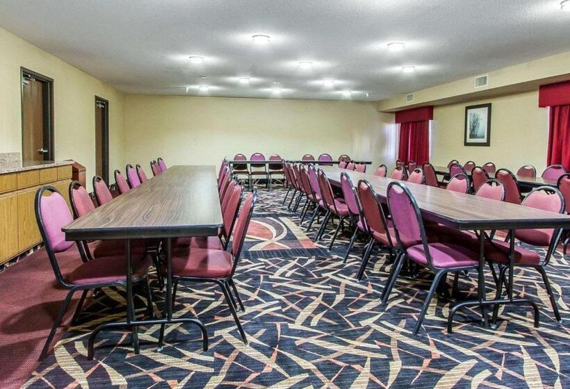 בית מלון כפרי Quality Inn & Suites