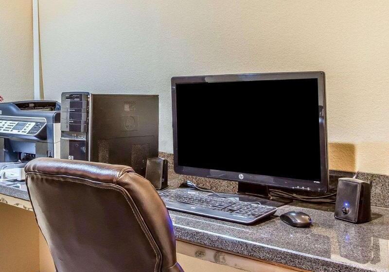 בית מלון כפרי Quality Inn & Suites