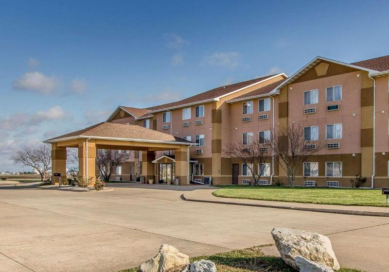 בית מלון כפרי Quality Inn & Suites