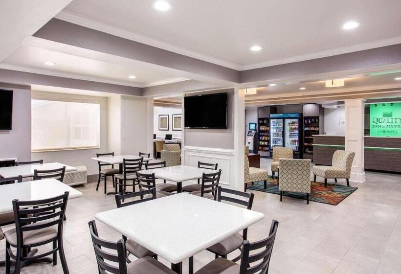 酒店 Quality Inn & Suites Myrtle Beach Near Outlets