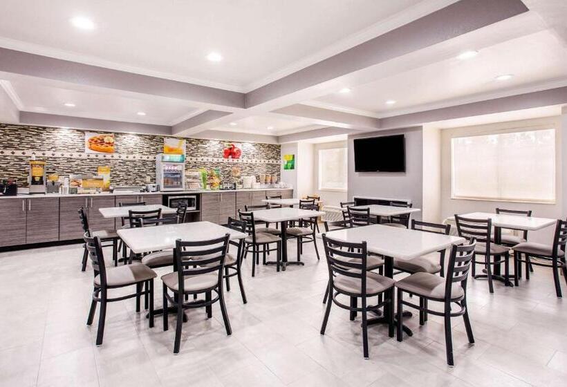 酒店 Quality Inn & Suites Myrtle Beach Near Outlets