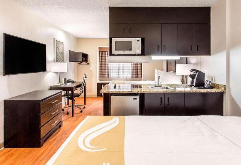 酒店 Quality Inn & Suites Myrtle Beach Near Outlets