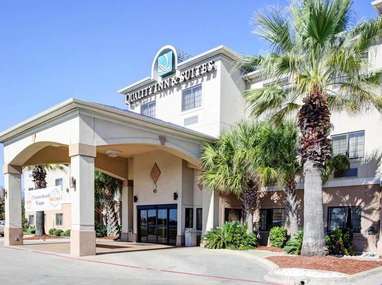 فندق Quality Inn & Suites Near University