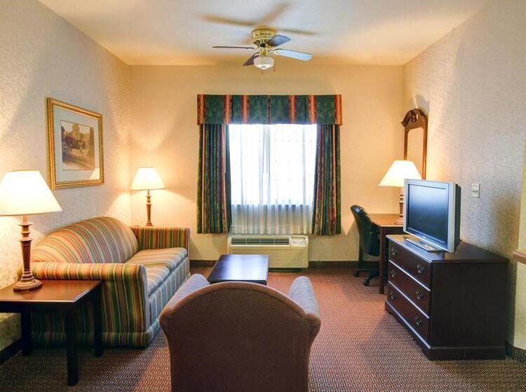 فندق Quality Inn & Suites Near University