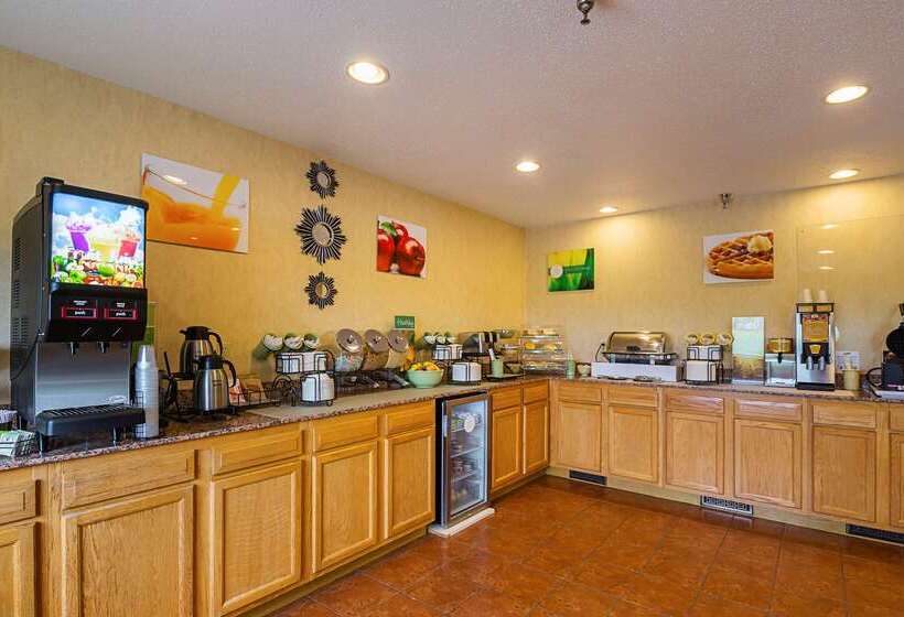 فندق Quality Inn Waverly