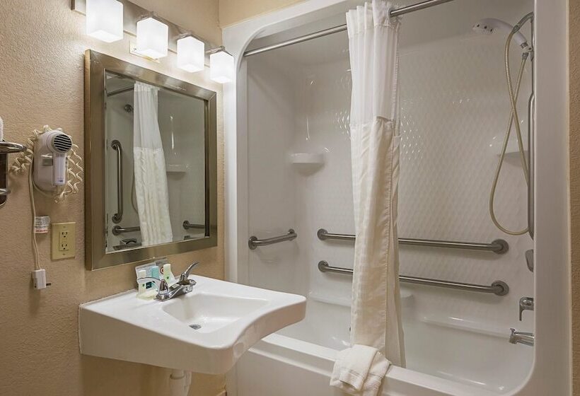 فندق Quality Inn Waverly