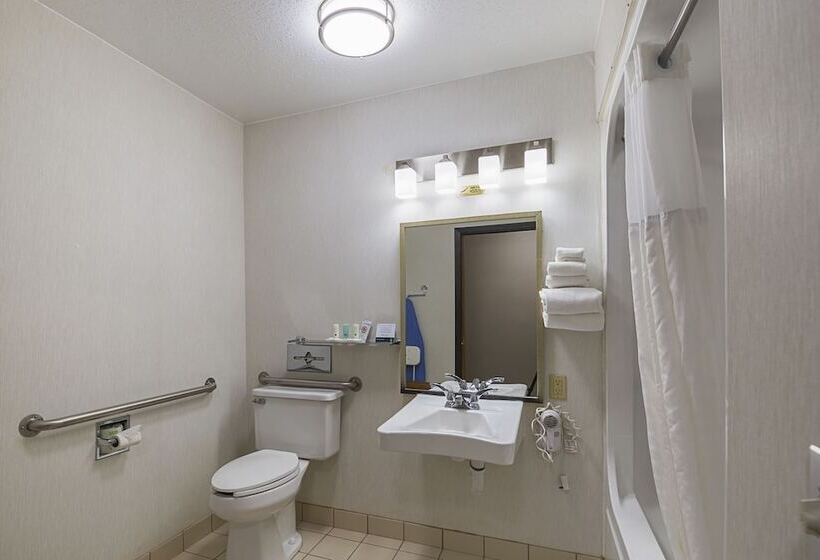 فندق Quality Inn Waverly