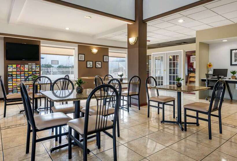 호텔 Quality Inn Zephyrhillsdade City