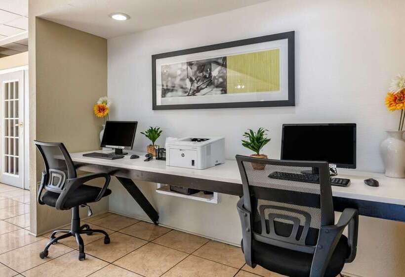 호텔 Quality Inn Zephyrhillsdade City