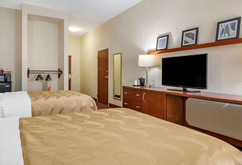 호텔 Quality Inn Zephyrhillsdade City