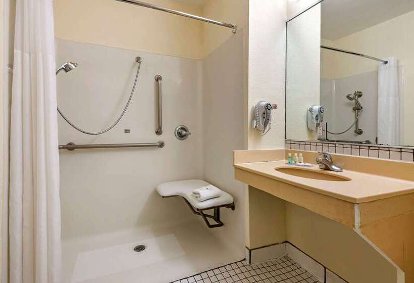 호텔 Quality Inn Zephyrhillsdade City