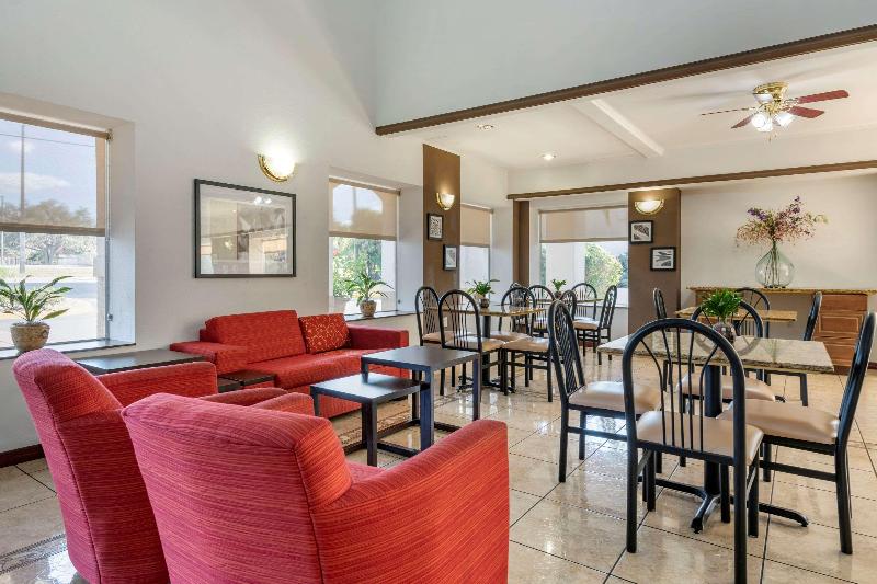 호텔 Quality Inn Zephyrhillsdade City