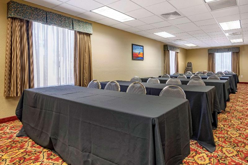 호텔 Quality Inn Zephyrhillsdade City