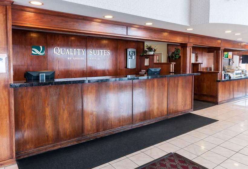 ホテル Quality Suites Albuquerque Airport