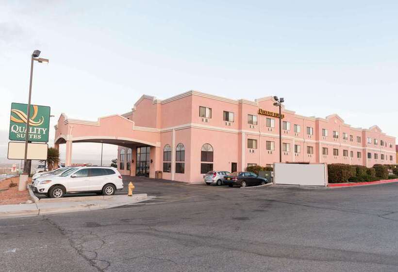 ホテル Quality Suites Albuquerque Airport