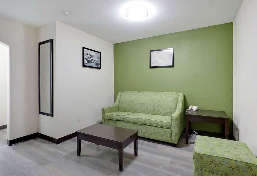 ホテル Quality Suites Albuquerque Airport