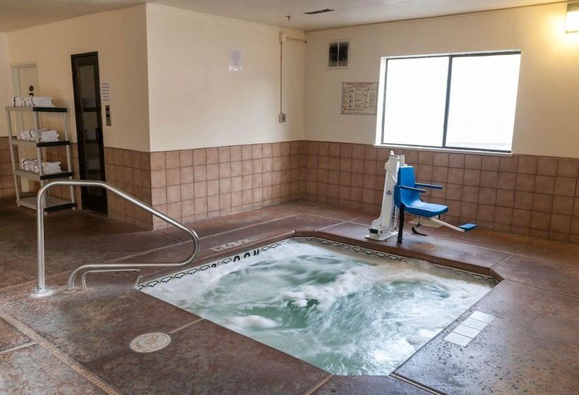 ホテル Quality Suites Albuquerque Airport