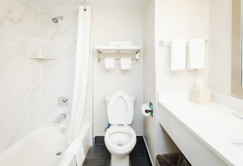 فندق Quality Suites Houston Hobby Airport