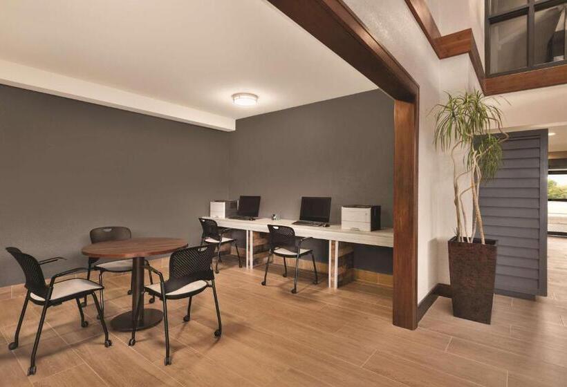 Radisson Hotel Lenexa Overland Park