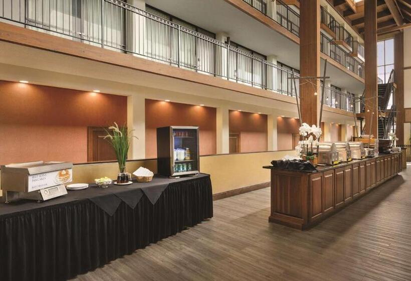 Radisson Hotel Lenexa Overland Park