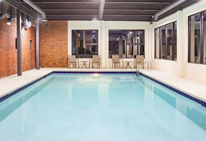 فندق Ramada By Wyndham Alpharetta Atlanta North