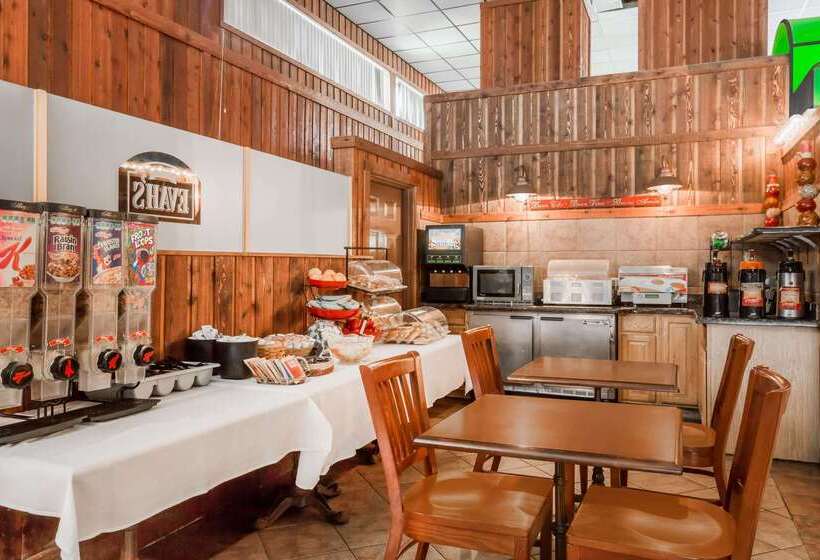 فندق Ramada By Wyndham Ely