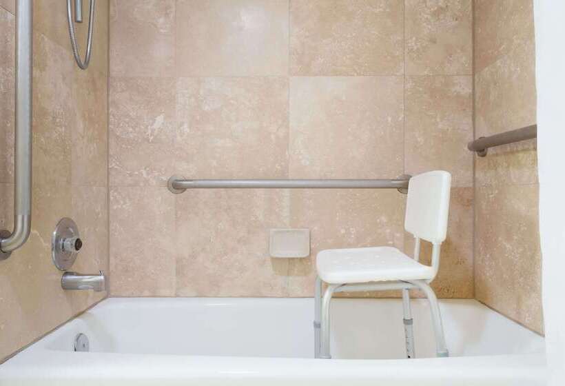 فندق Ramada By Wyndham Ely