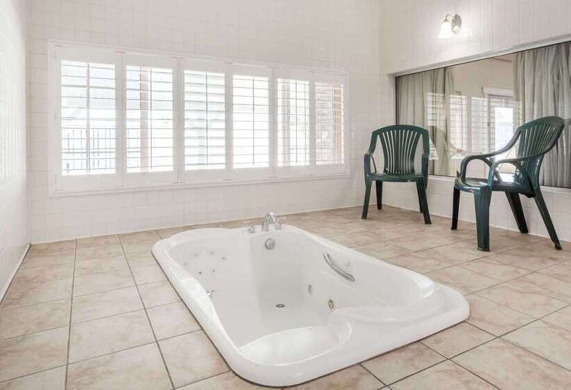 فندق Ramada By Wyndham Ely