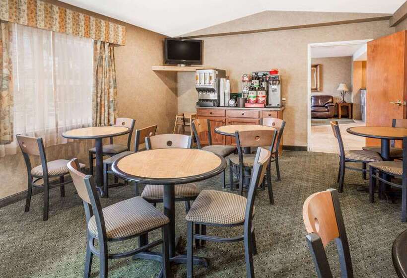 בית מלון כפרי Ramada By Wyndham Frisco