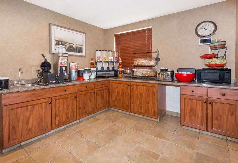 בית מלון כפרי Ramada By Wyndham Frisco