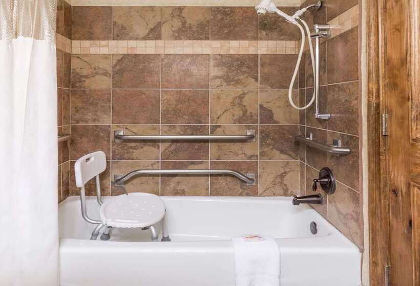 בית מלון כפרי Ramada By Wyndham Frisco