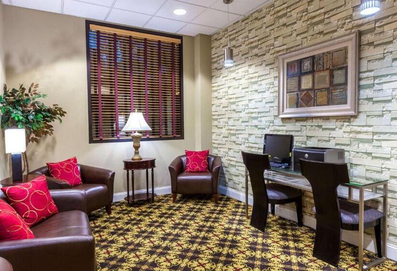 Отель Ramada By Wyndham Jersey City