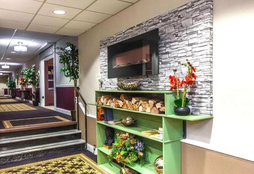 Отель Ramada By Wyndham Jersey City