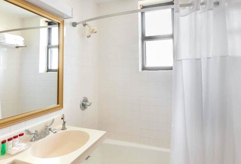 ホテル Ramada By Wyndham Jersey City