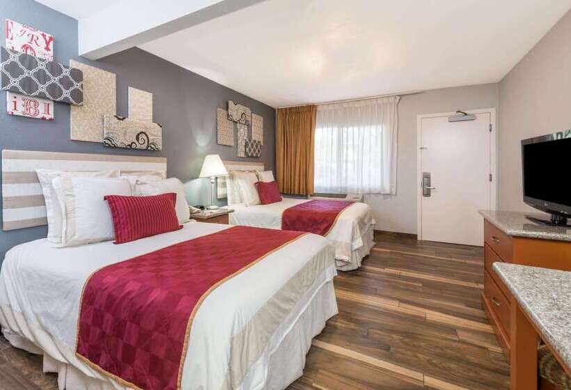 בית מלון כפרי Ramada By Wyndham Near Seaworld Mission Beach