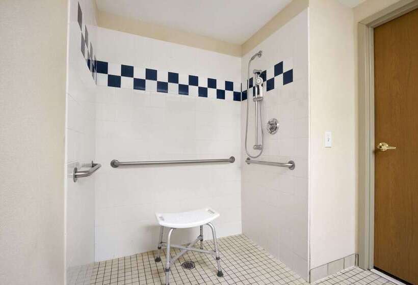 ホテル Ramada By Wyndham Seatac Airport