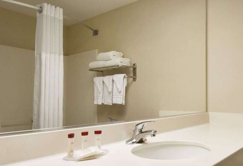 ホテル Ramada By Wyndham Seatac Airport