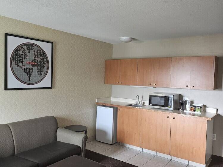 ホテル Ramada By Wyndham Seatac Airport