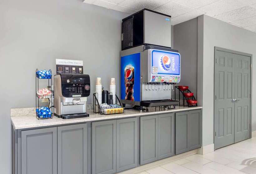 בית מלון כפרי Ramada By Wyndham Sellersburg/louisville North