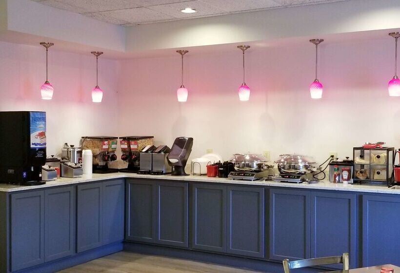 בית מלון כפרי Ramada By Wyndham Sellersburg/louisville North