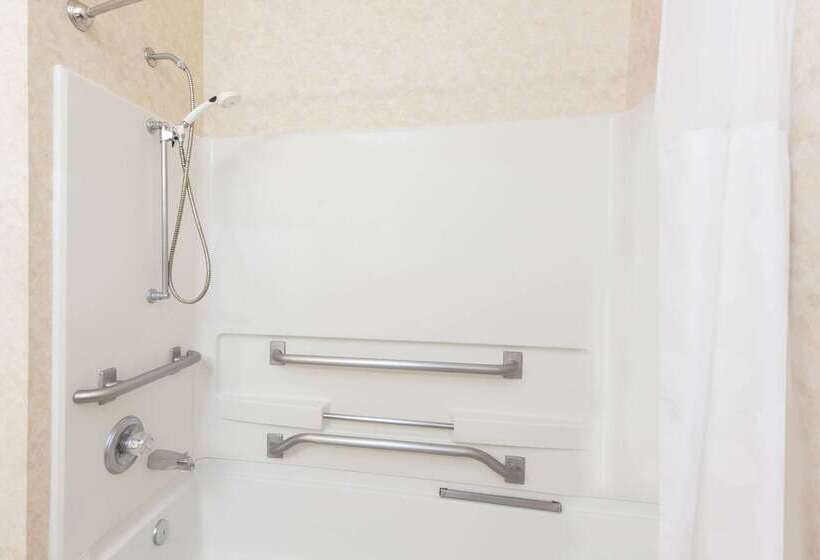 فندق Ramada By Wyndham Sellersburg/louisville North