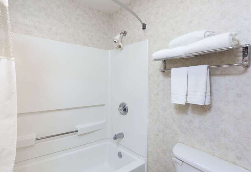 בית מלון כפרי Ramada By Wyndham Sellersburg/louisville North