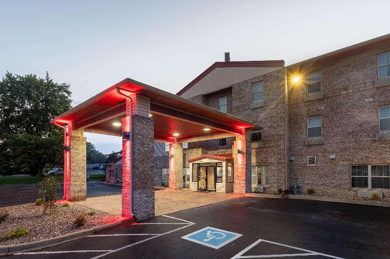 בית מלון כפרי Ramada By Wyndham Sellersburg/louisville North