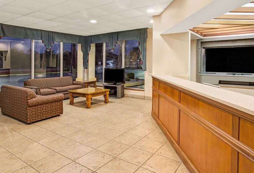 ホテル Ramada By Wyndham Walterboro