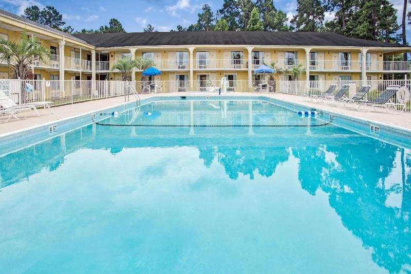 ホテル Ramada By Wyndham Walterboro
