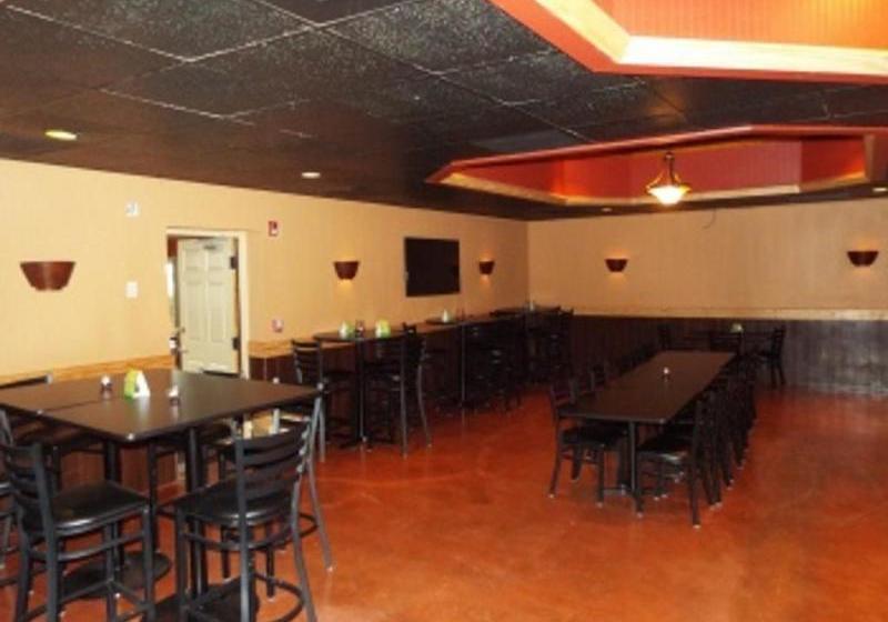 Hotel Ramada Conference Center