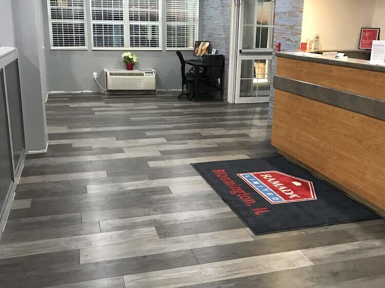 호텔 Ramada By Wyndham Bloomington I 55 And I 74 Il